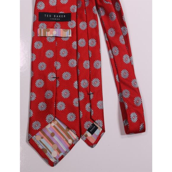 Ted Baker Red Floral Jacquard Silk Necktie Tie Made in USA - Picture 4 of 7